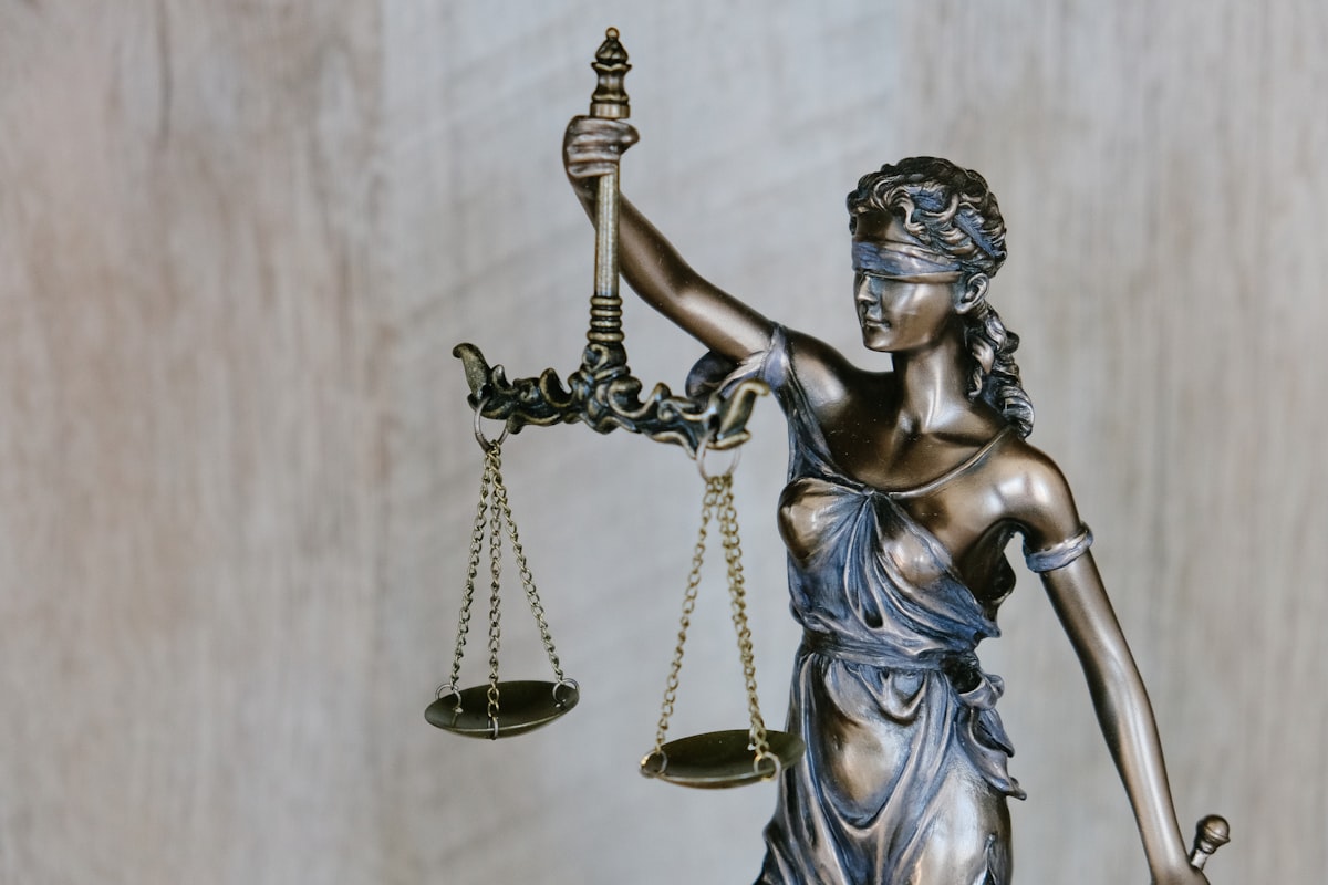 Scales of justice for Texas deadlines